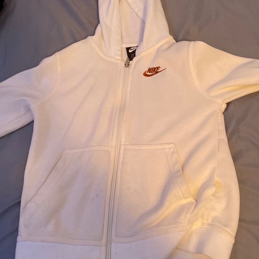 I am selling this because it is to small but it is good condition!